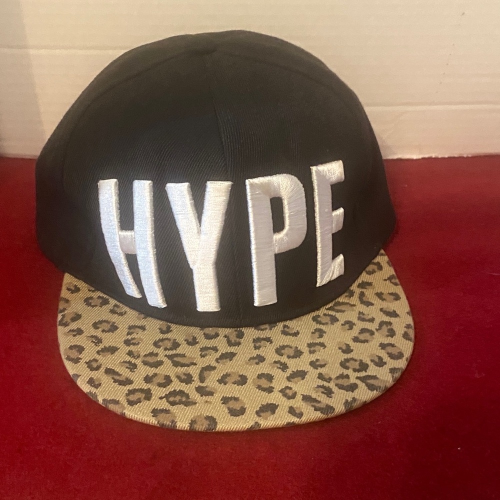 Hype Black and Tan Leopard Print Hat